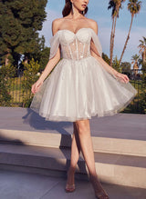 A-Line Off-The-Shoulder Short/Mini Tulle Homecoming Dresses With Rhinestone