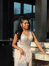 Glamorous Straps V-Neck Sleeveless Mermaid Wedding Dresses Beads With Feather