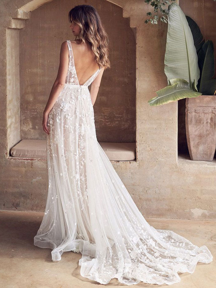A-line Wedding Dress Sleeveless Lace Chic V-Neck Bridal Gowns With Train