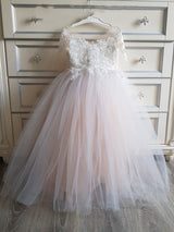 Beautiful Tulle Lace Flower Girl Dress with Appliques