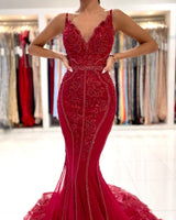 Burgundy V-Neck Sleeveless Mermaid Evening Dress Lace Appliques With Beadings