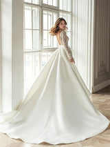 Casual Wedding Dress With Train A-line Chic V-Neck Long Sleeves Lace Bridal Gowns
