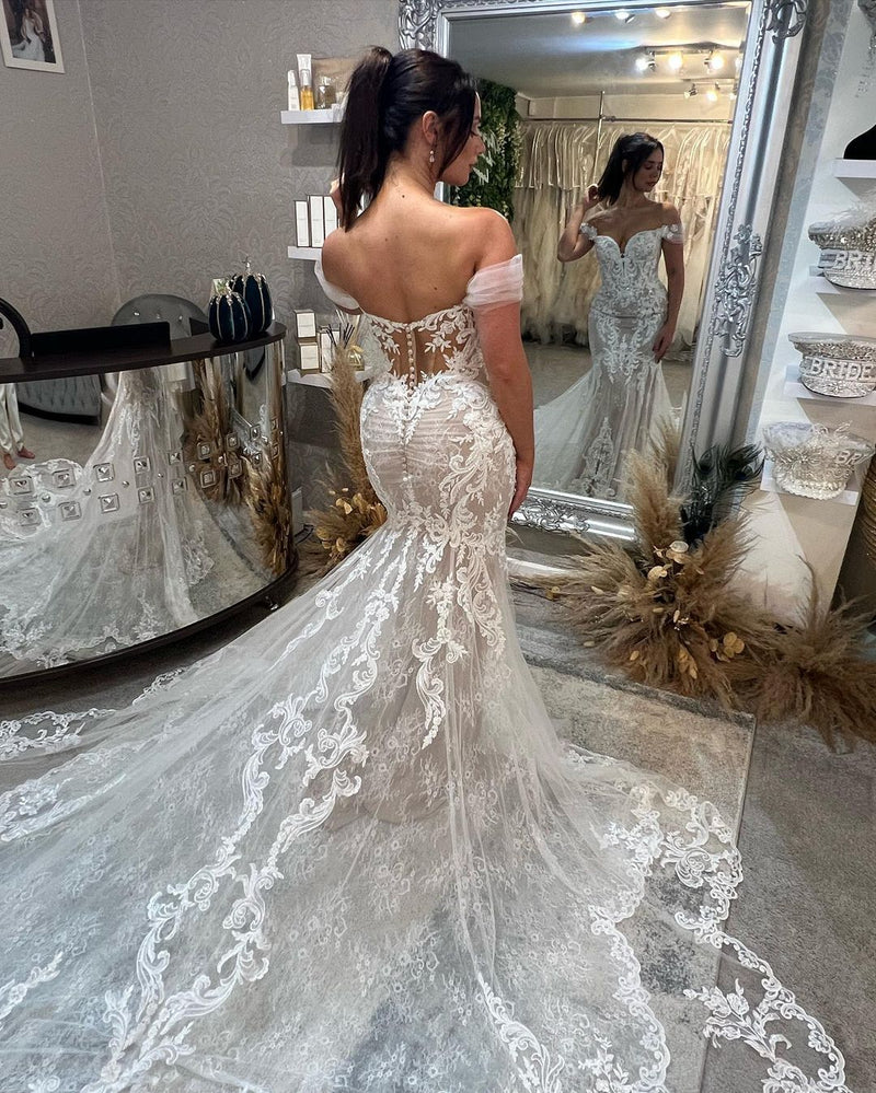 Charming Sweetheart Off-the-Shoulder Sleeveless Mermaid Lace Bridal Gown