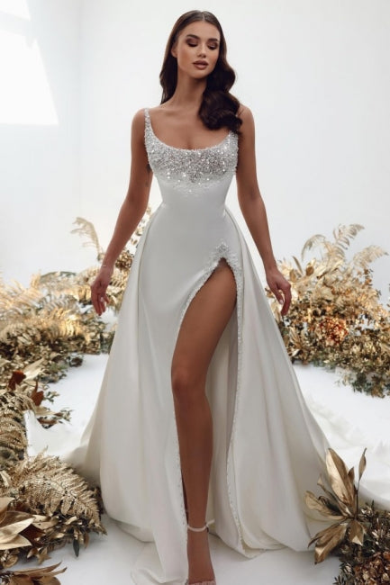 Chraming Square Sleeveless Bridal Gown with pearls