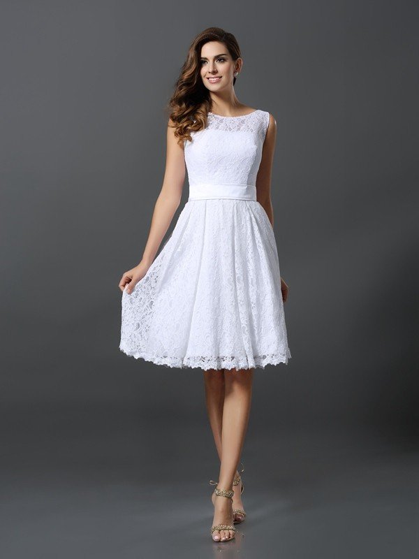 Classy Sleeveless Short Lace Bridesmaid Dresses