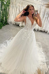 Classy V-Neck Sleeveless Tulle Bridal Gown with Appliques