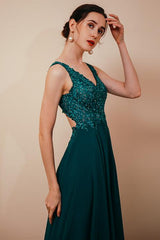 Dark Green V-Neck Backless Sleeveless Lace Evening Party Gowns