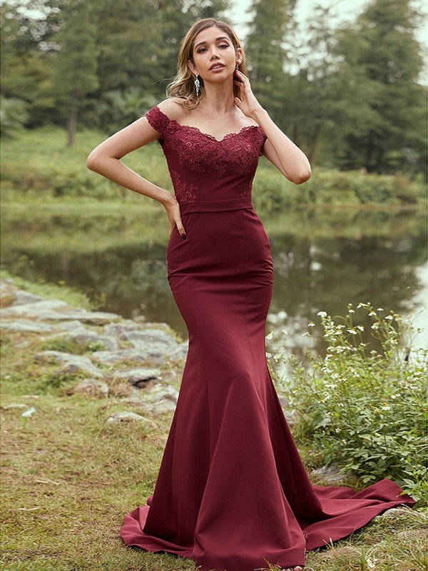 Elegant Applique Off-the-Shoulder Sleeveless Bridesmaid Dresses
