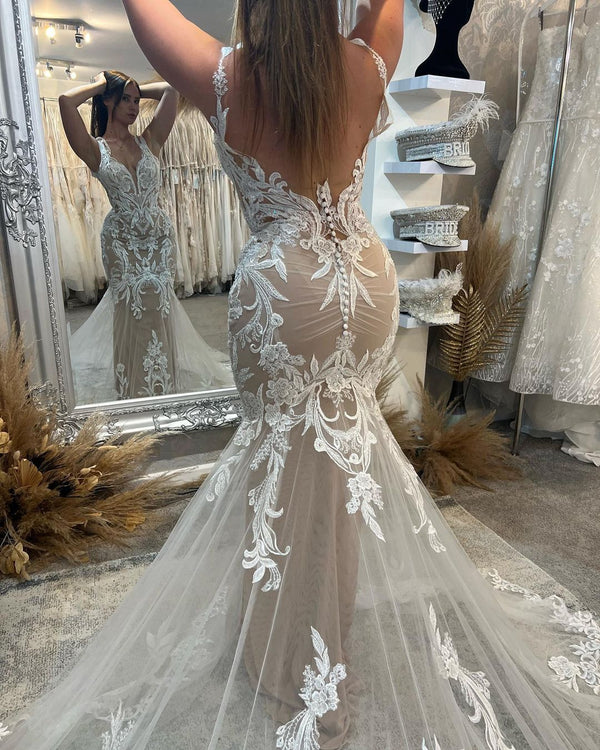 Glamorous V-Neck Sleeveless Mermaid Lace Bridal Gown