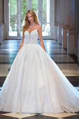 Glorious V-Neck Appliques Wedding Gown Lace Appliques Sleeveless