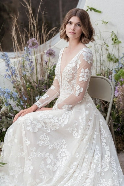 Gorgeous Long A-Line V-neck Lace Wedding Dresses With Long Sleeves