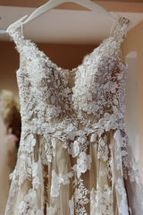 New In Long A-line Lace Wedding Dresses With Train