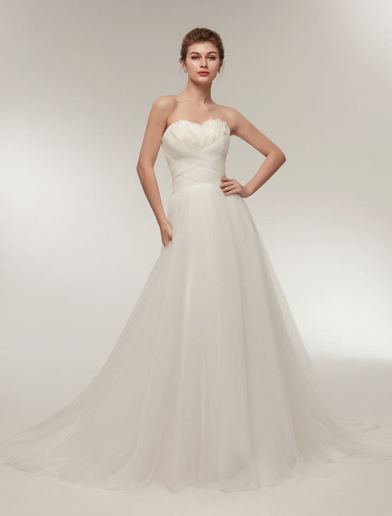 Strapless Wedding Dresses Ivory Sweetheart Neckline Bridal Gown Feathers Tulle Wedding Gown With Train