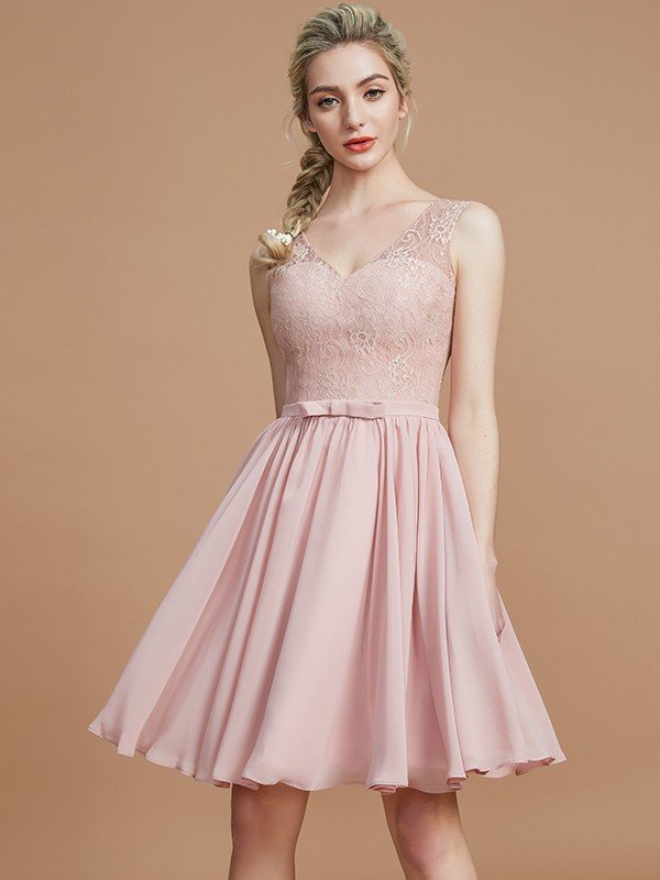 V-Neck Elegant Sleeveless Lace Short/Mini Chiffon Bridesmaid Dresses