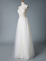 Wedding Dresses A-line Chic V-Neck Sleeveless Straps Beaded Long Polka Dot Tulle Bridal Gowns