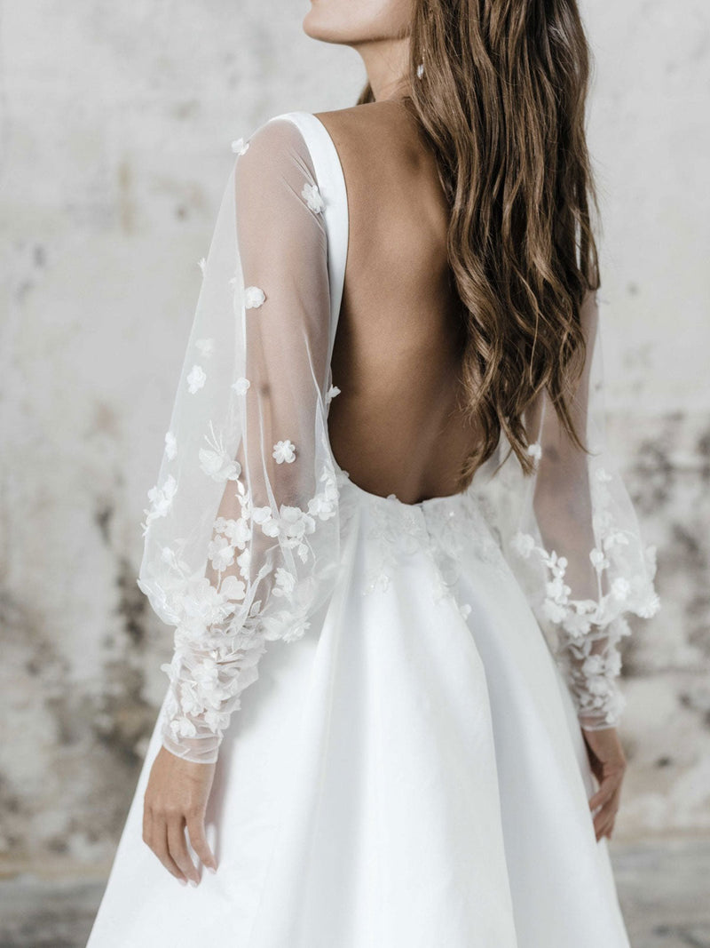 White Casual Wedding Dress A-Line Square Neck Long Sleeves Sexy Backless Applique Cut-Outs Split Front Long Bridal Gowns