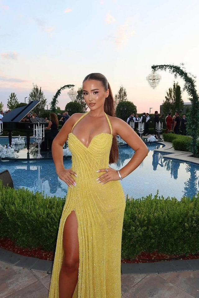 Dazzling Asphodel Yellow Sweetheart Halter Prom Dresses Sequins Sleeveless With Side Slit