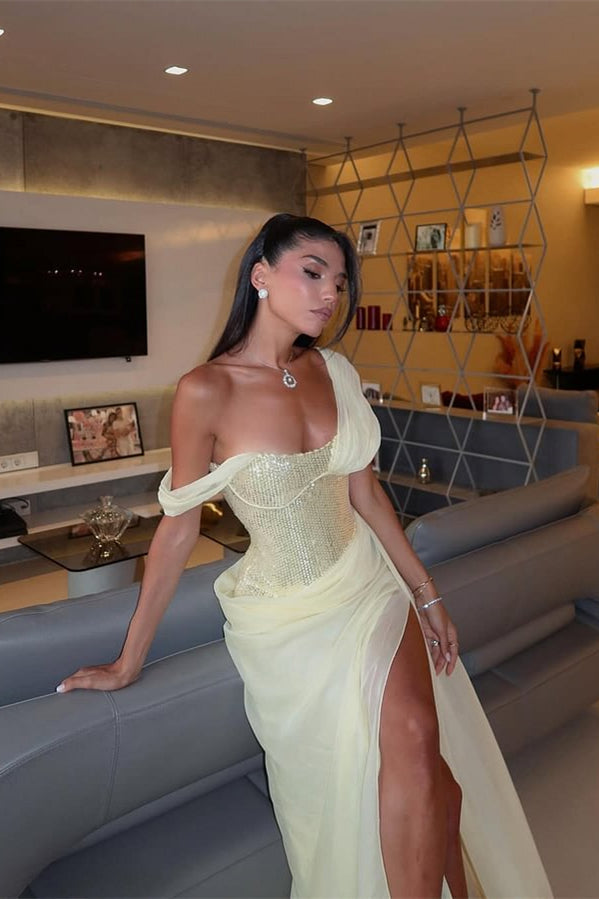 Gorgeous Daffodil Asymmetrical Sequins One Shoulder Prom Dresses With High Slit Ruffle