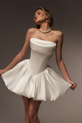 Beautiful Strapless Satin Homecoming Dresses Sleeveless A-Line Mini With Pleats
