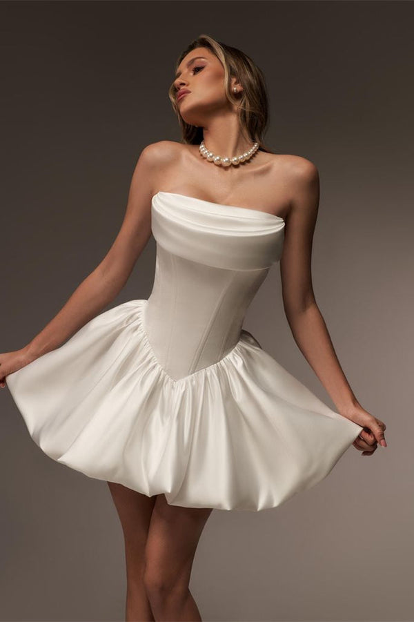 Beautiful Strapless Satin Homecoming Dresses Sleeveless A-Line Mini With Pleats