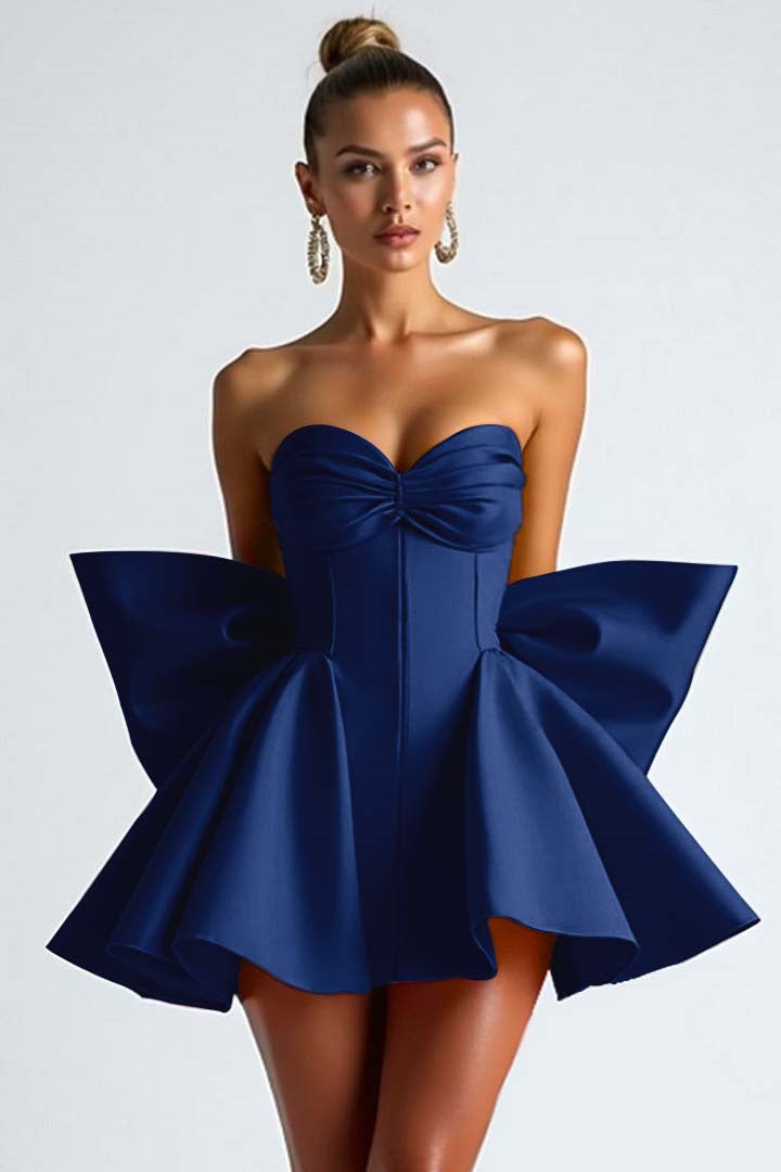 Luxury Satin Sweetheart Homecoming Dresses Strapless Sleeveless With Bowknot Pleats