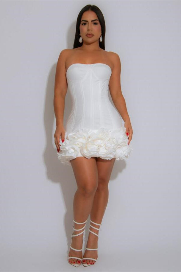 Popular White Mini Sleeveless Homecoming Dresses Strapless Prom Dresses With Ruffles