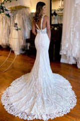 Gorgeous V-Neck Sleeveless Straps Mermaid Wedding Dresses High Slit With Appliques Lace