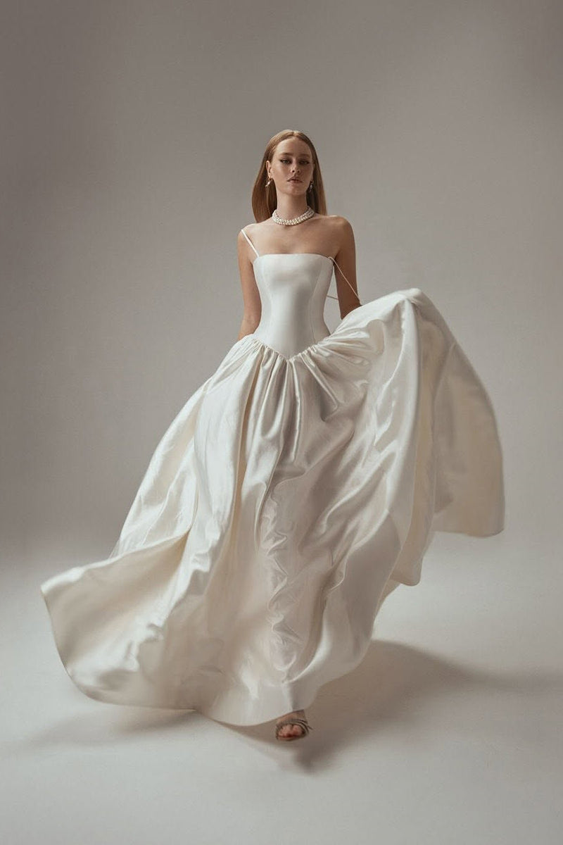 Gorgeous Spaghetti-Straps Sleeveless A-Line Evening Dresses Long With Pleats