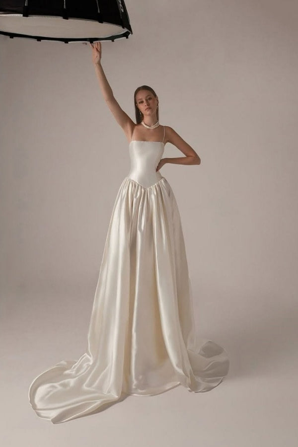 Gorgeous Spaghetti-Straps Sleeveless A-Line Evening Dresses Long With Pleats