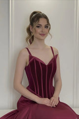 Romantic Burgundy Spaghetti-Straps V-Neck Evening Dresses A-Line Sleeveless With Pleats