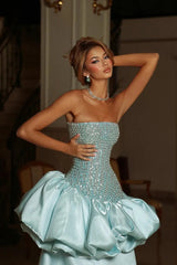 Dazzling Strapless Sleeveless Satin Wedding Dresses A-Line Long With Pleats
