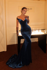 Graceful Blue Off-The-Shoulder V-Neck Velvet Mermaid Column Evening Dresses
