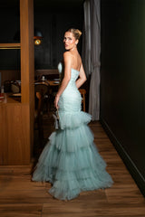 Glamorous Strapless Sleeveless Tulle Evening Dresses Floor Length With Pleats Zipper
