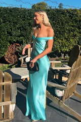Graceful Off The Shoulder Sweetheart Satin Evening Dresses Sheath With Pleats