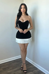 Chic Black White Sweetheart Strapless Sleeveless Homecoming Dresses Mini With Pleats