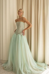 Timeless Green Strapless Sleeveless Tulle Evening Dresses A-Line With Pleats