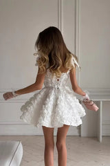 Elegant White Straps Sleeveless Homecoming Dresses Mini Flowers With Lace-Up Back