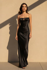 Romantic Black Spaghetti-Straps Sleeveless Satin Evening Dresses Sheath With Zipper
