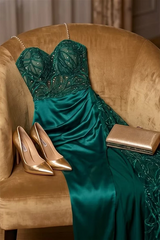 Glamorous Green Sweetheart Spaghetti-Straps Sleeveless Satin Evening Dresses High Split Gem With Zipper