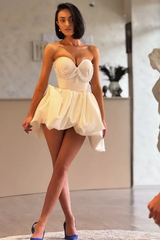 Glamorous Sweetheart Strapless Sleeveless Satin Homecoming Dresses Mini Pearls With Pleats
