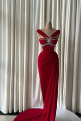 Graceful Burgundy Sleeveless Satin Mermaid Evening Dresses Sheath Pearls With Pleats