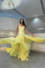Charming Yellow Spaghetti-Straps Sleeveless Evening Dresses Floor Length With Pleats