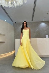 Charming Yellow Spaghetti-Straps Sleeveless Evening Dresses Floor Length With Pleats