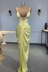 Elegant Daffodil Spaghetti-Straps Sleeveless Mermaid Satin Evening Dresses Sheath With Pleats