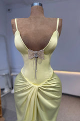 Elegant Daffodil Spaghetti-Straps Sleeveless Mermaid Satin Evening Dresses Sheath With Pleats