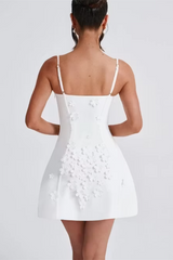 Pretty White Spaghetti-Straps Sleeveless Sweetheart Satin Homecoming Dresses Mini With Flower