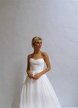 Elegant Sweetheart Sleeveless Organza Sweep Train Wedding Dress-Dbrbridal