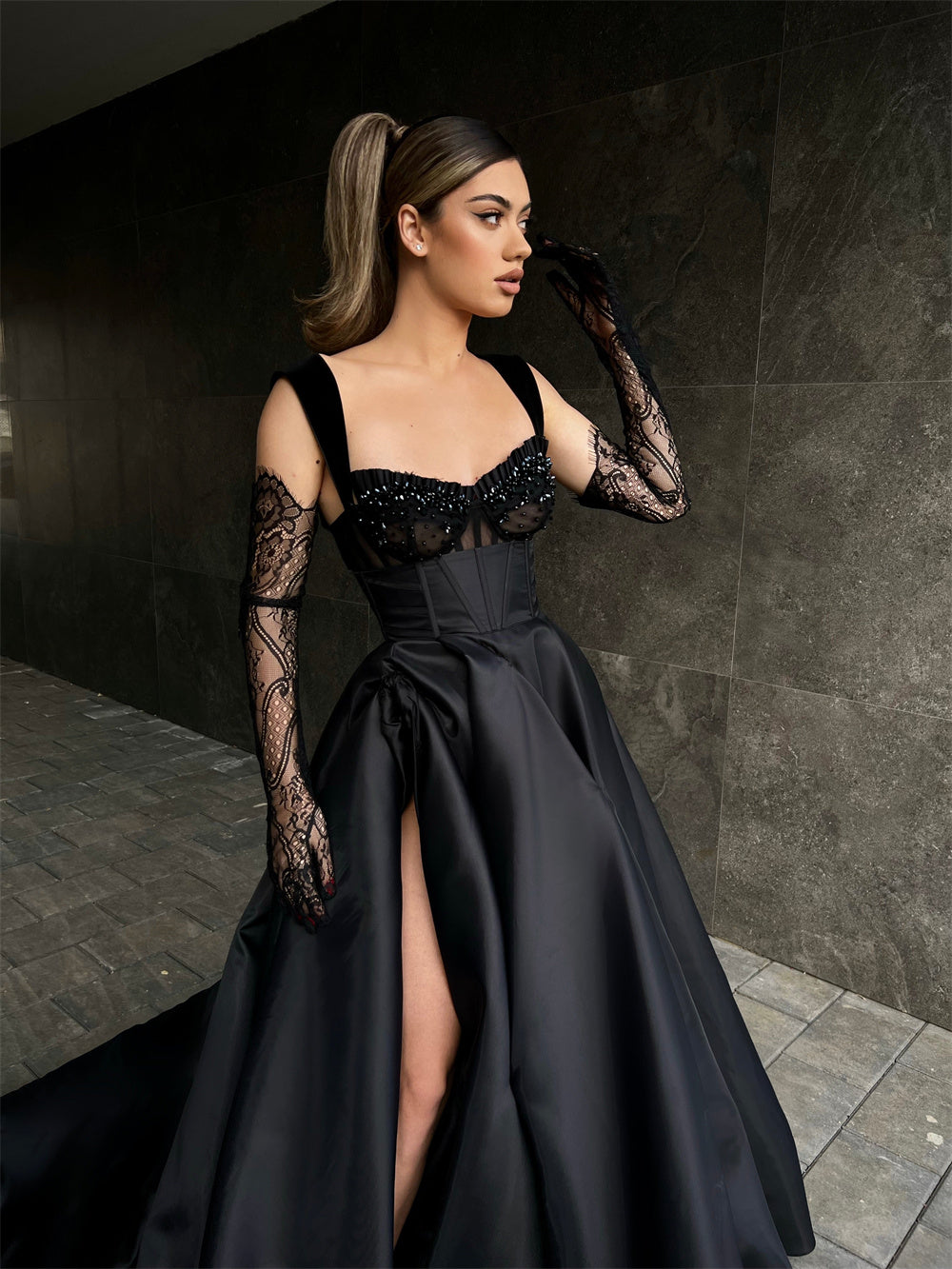 Glamorous Long Black Lace Sleeveless Evening Party Gowns Long Slit Onl