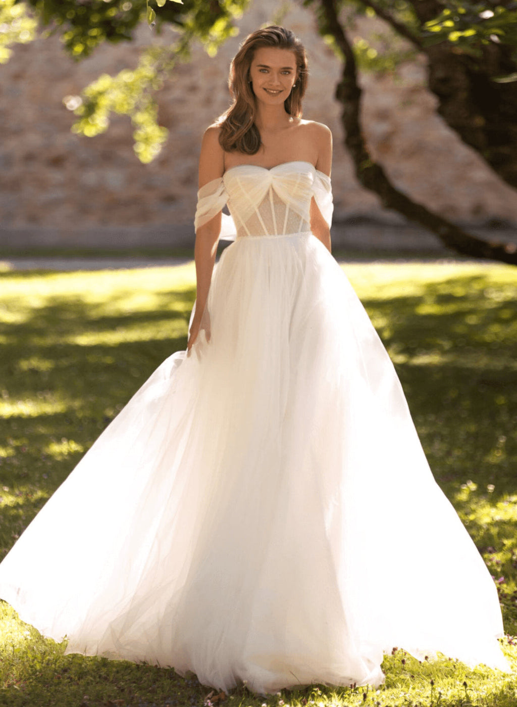 Off-The-Shoulder Corset Wedding Dresses Detachable Sleeveless Boho Gar