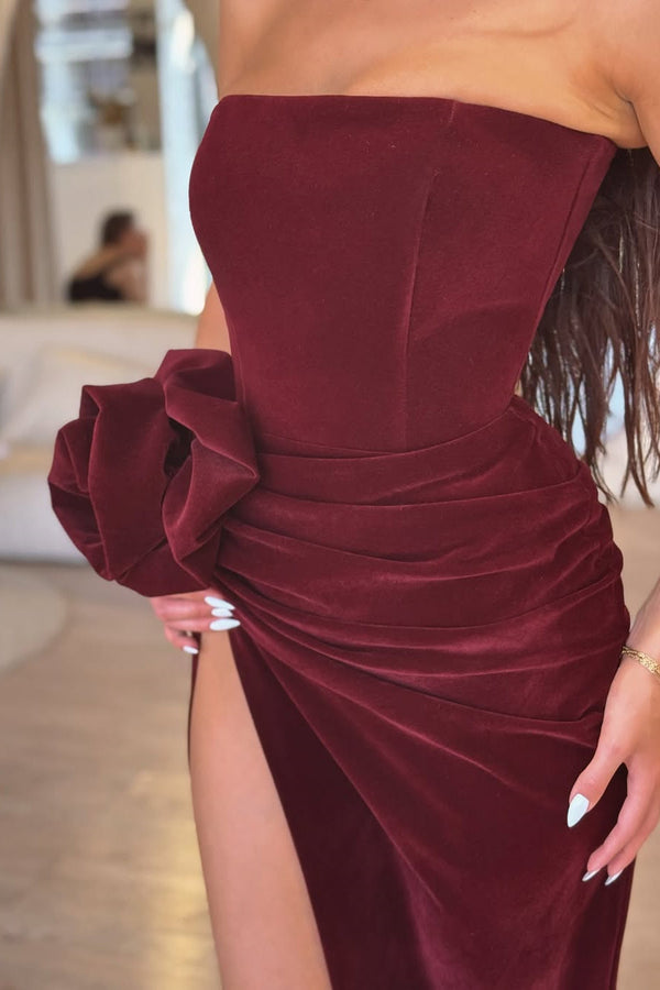 Classy Cabernet Strapless Velvet Prom Dresses High Slit Sleeveless With Pleats